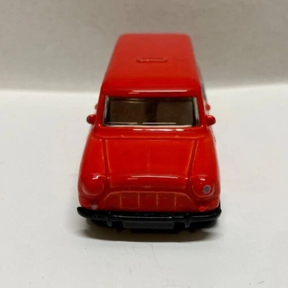 Matchbox 1965 Austin Mini Van Mickey Mouse Pluto Red MBX 1/64 Die-cast 2006 GUC - Picture 2 of 10
